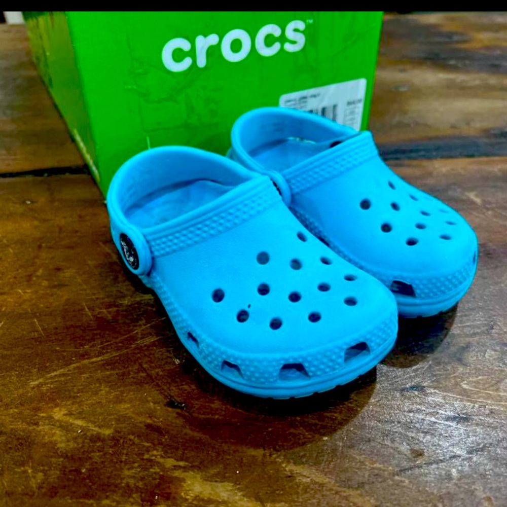 Toddler Sz 6 CROCS